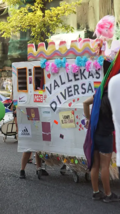 Karnevalvagn på gata i Madrid