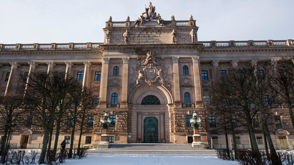 Riksdagshuset i Stockholm där Sveriges riksdag fattar beslut om lagar och budget.